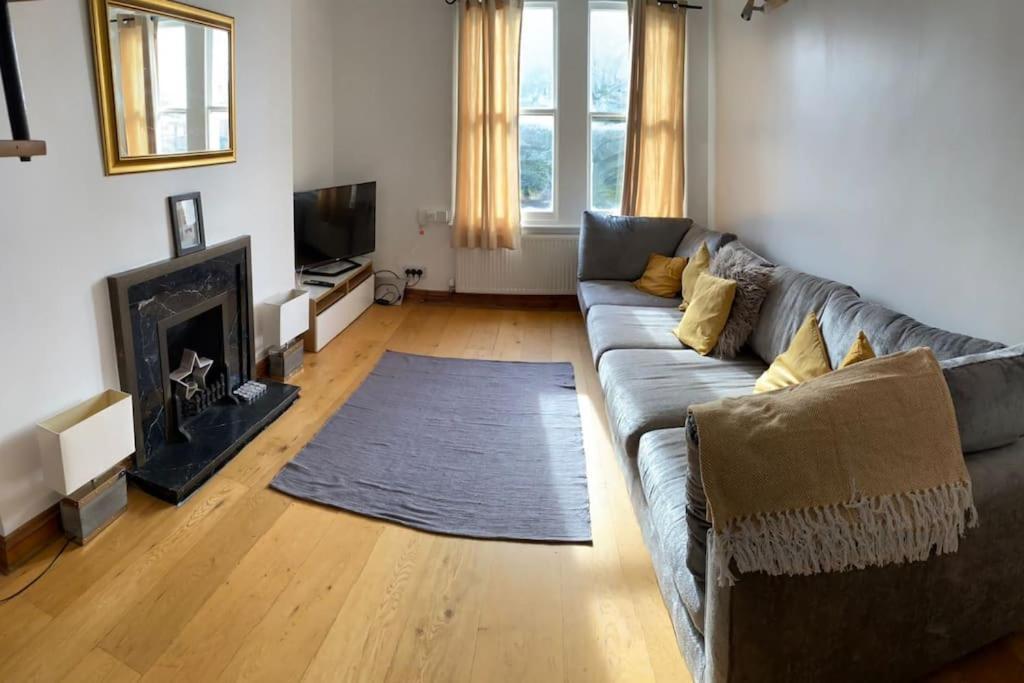 3 Double Bedroomed Flat, Acton. London, Uk Londres Exterior foto