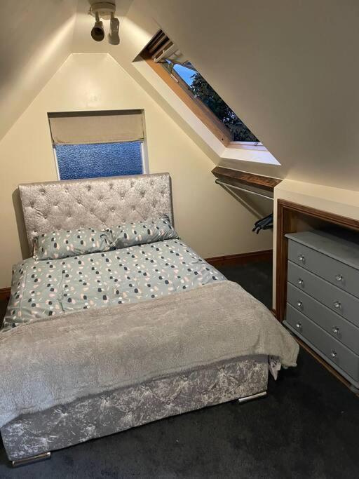 3 Double Bedroomed Flat, Acton. London, Uk Londres Exterior foto