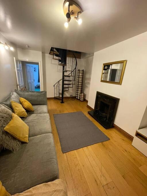 3 Double Bedroomed Flat, Acton. London, Uk Londres Exterior foto